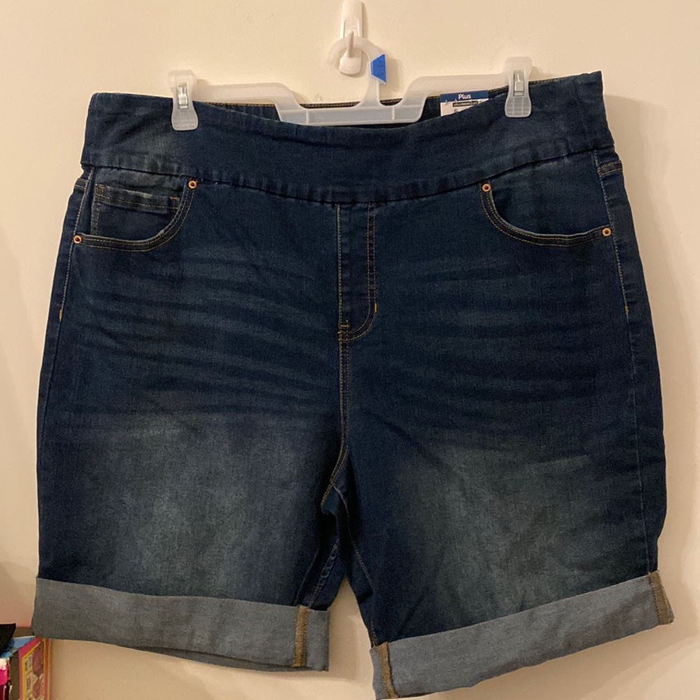 NWT terra & sky pull on Bermuda shorts plus size